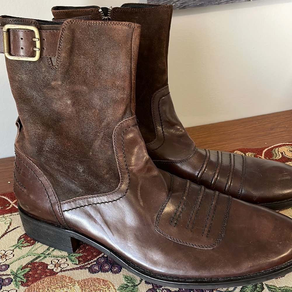 DKNY Vaughn boots